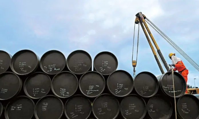 El precio del petróleo cae por debajo de los US$90