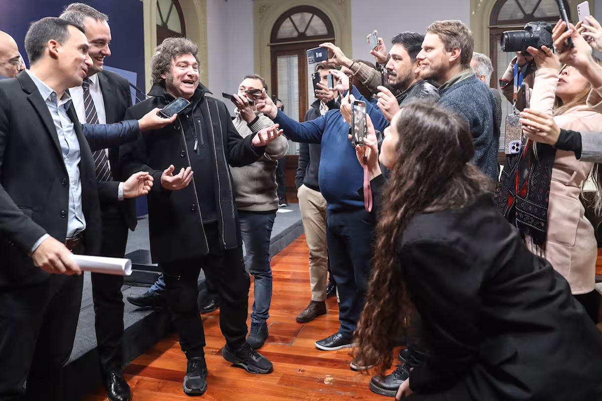 El Gobierno prohíbe el ingreso de todos los periodistas acreditados a la Casa Rosada
