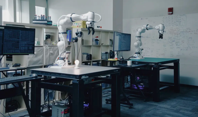 ¡EL FUTURO YA ESTÁ AQUÍ! Conocé a Eka, el robot con "manos humanas" que asombra al mundo de la tecnología