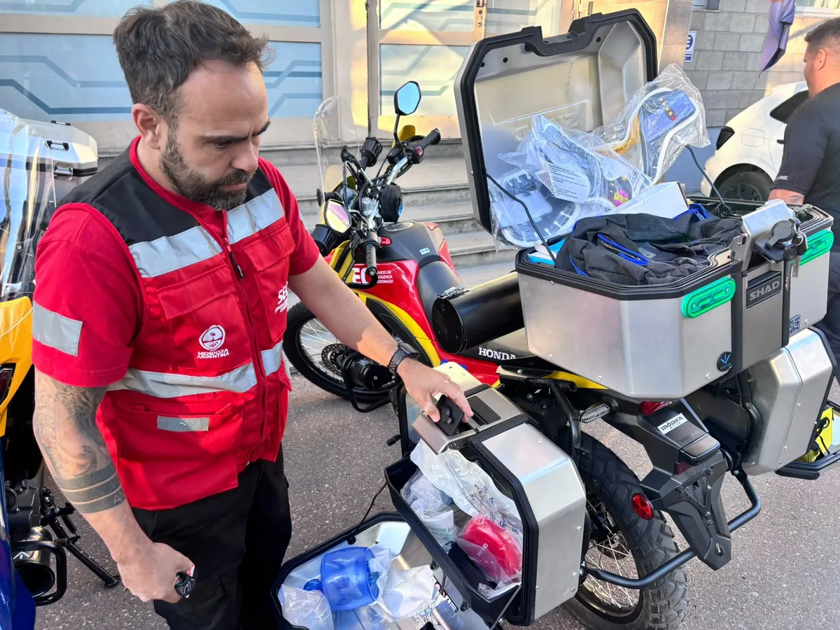 Las motoambulancias del SEC atienden paros cardíacos, partos, ACV y a personas accidentadas