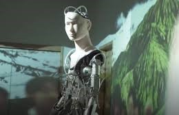 PRIMER MONJE ROBOT