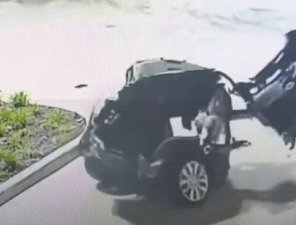 ¡MILAGRO ABSOLUTO! Un conductor ebrio a 130 km/h le partió el auto en dos y ella salió caminando