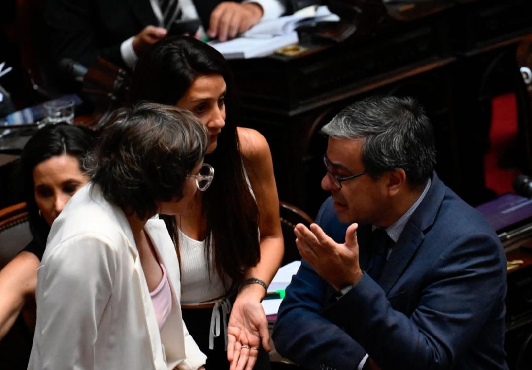 Diputados convocó a una sesión especial para pedir la interpelación de Adorni