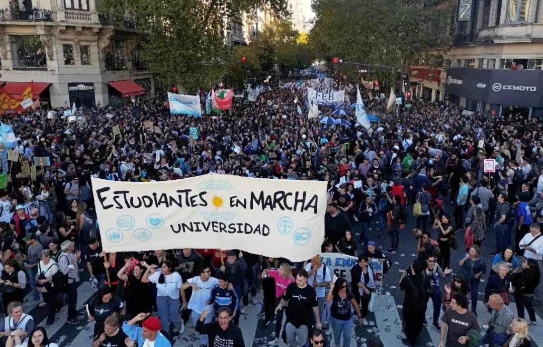 El Gobierno recortó casi $80 mil millones en educación antes de la marcha universitaria