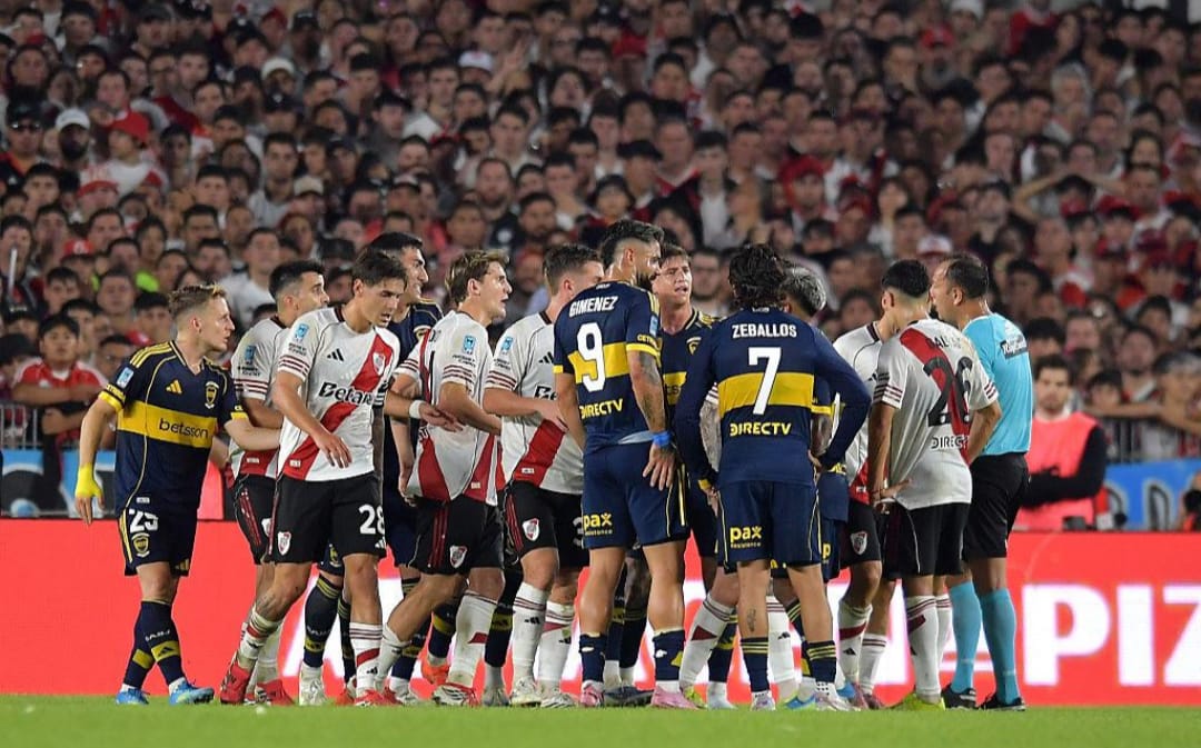 SUPERCLÁSICO EN PLENO MUNDIAL