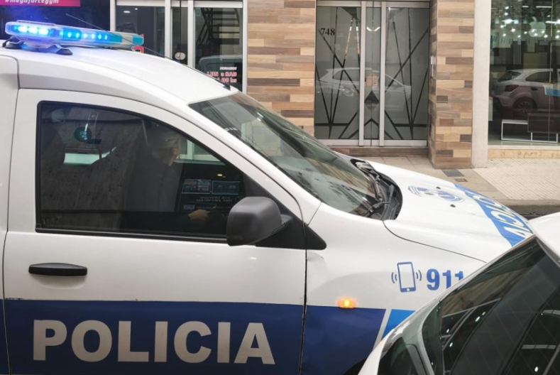 Conmoción en el centro puntano: hallan a un hombre sin vida en calle Junín y estiman que llevaba tres días fallecido