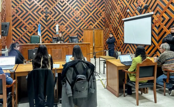 Indignación: tenía más de 164 mil imágenes de abuso sexual infantil y cumplirá su condena en su casa