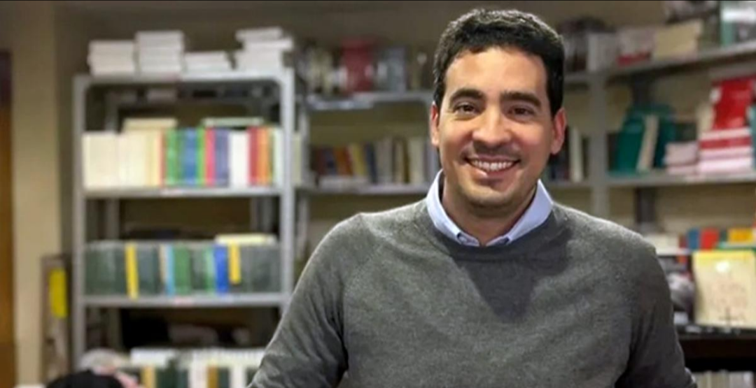 Nuevo vocero presidencial: quién es Adrián Ravier, el economista que reemplazará a Manuel Adorni