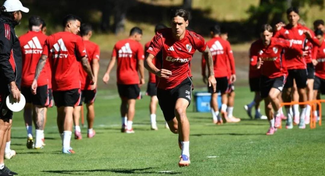 River inició la pretemporada en España con Coudet al mando y una ausencia que genera expectativa