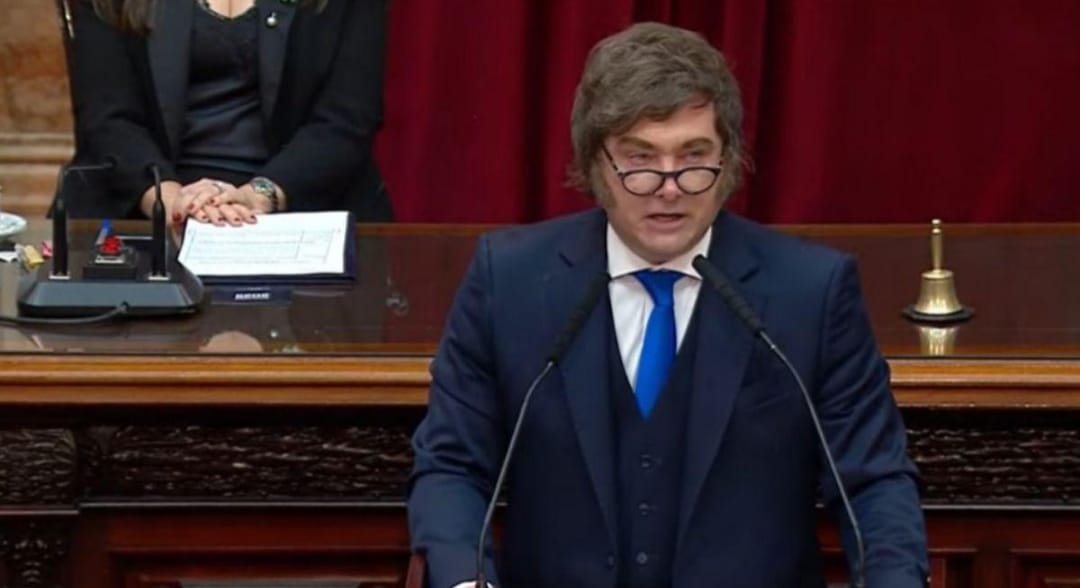 Milei acusó a los medios de ocultar la recuperación económica y prometió un “milagro” para la Argentina