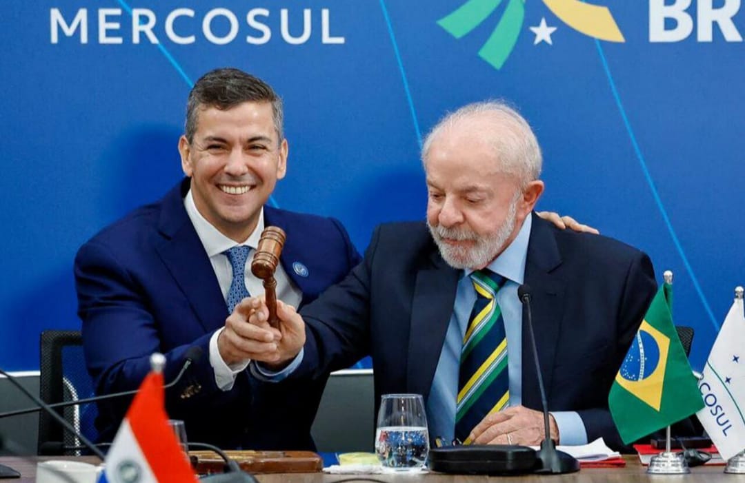 Lula busca liderar el Mercosur tras la ausencia de Milei y fortalece su acercamiento con Santiago Peña