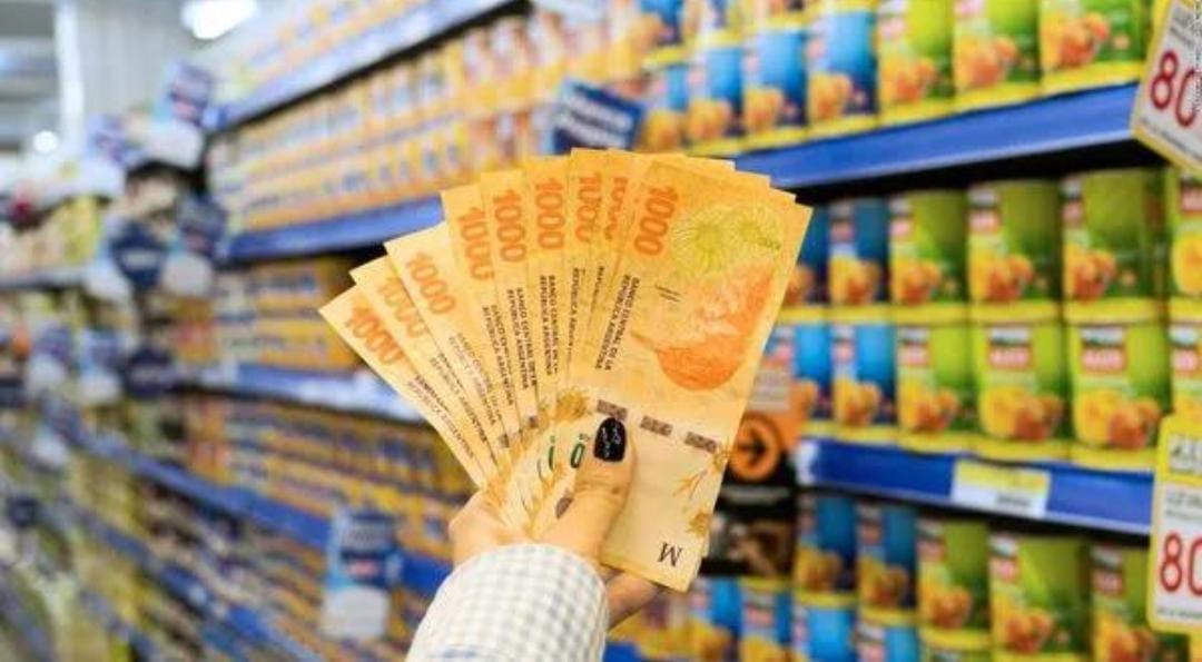 Analistas explican la caída de la imagen de Milei: "La macro es irrelevante frente a las urgencias del bolsillo"