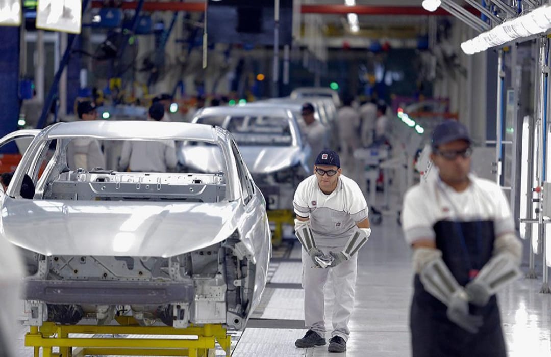 La producción de autos cayó en junio y acumuló una baja del 18,3% en el primer semestre