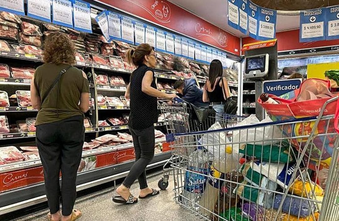 La economía pierde impulso y crece la preocupación de pymes y familias