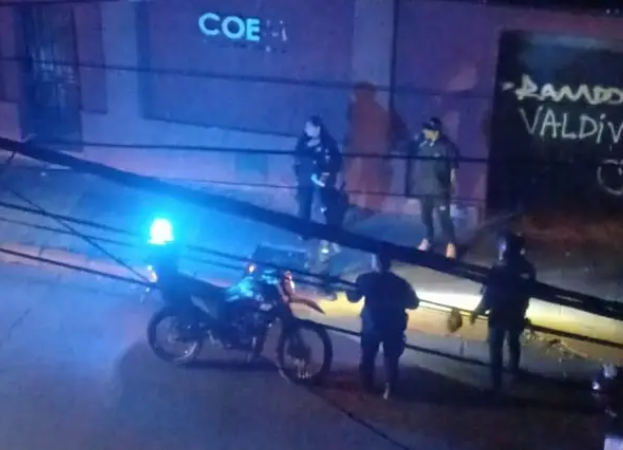 Tensión en pleno centro puntano: denuncian desmanes diarios en una "casa tomada" y exigen respuestas