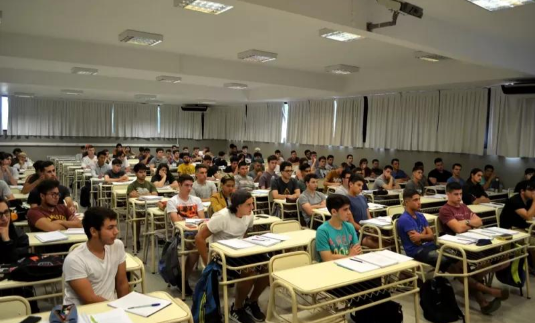 La UBA advirtió que casi el 50% de los jóvenes argentinos vive en condiciones de vulnerabilidad