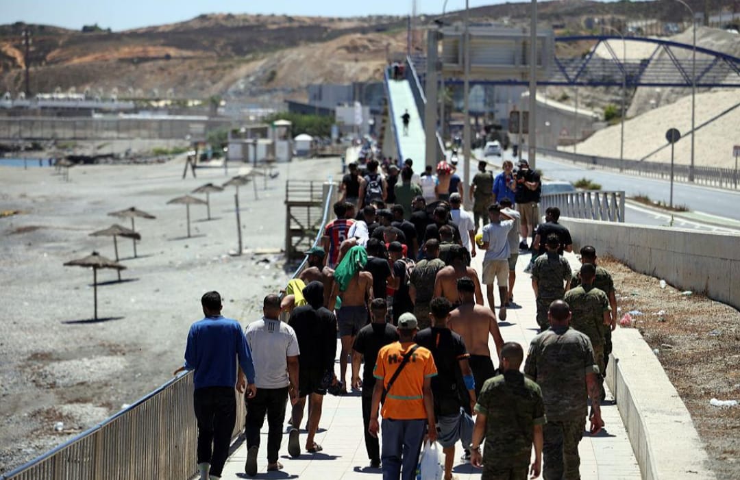Crisis migratoria en España: al menos 67 muertos y más de 48.000 personas regresaron a Marruecos tras cruzar a Ceuta