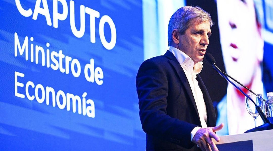 Caputo descartó ayuda para las familias endeudadas: "Que se hagan cargo de sus decisiones"