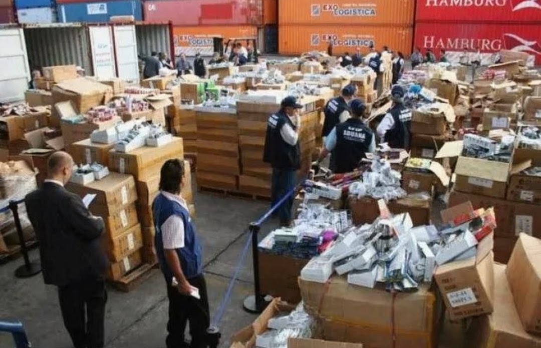 RÉCORD DE COMPRAS AL EXTERIOR: EL COURIER MOVIÓ US$125 MILLONES EN JUNIO Y YA EQUIVALE AL 40% DE RUBROS CLAVE EN SHOPPINGS