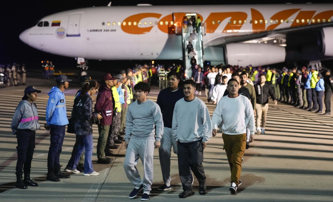 VENEZUELA RECIBIÓ A 147 MIGRANTES DEPORTADOS DE EE.UU.: ES EL PRIMER VUELO DESDE LOS DEVASTADORES TERREMOTOS