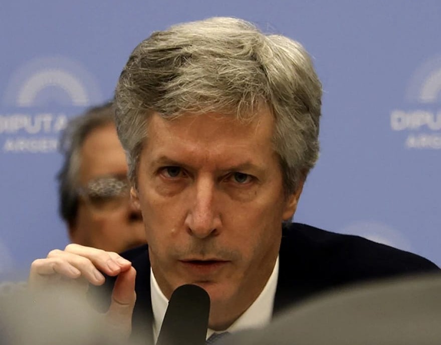 MISTERIO POR LOS DÓLARES Y LOS PESOS DEL TESORO: BAUSILI DIJO QUE “EN ALGÚN LADO ESTÁN”