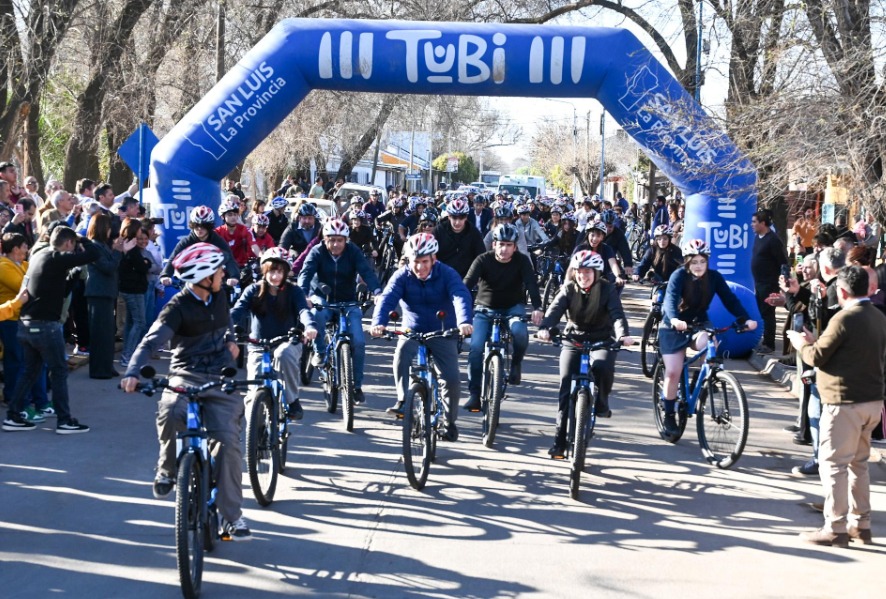 El Plan TuBi sigue rodando: Poggi entregó 114 bicicletas a estudiantes de Villa Mercedes