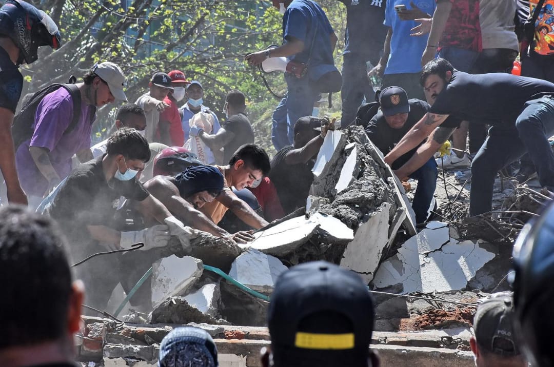 TERREMOTO EN COLOMBIA: CONTINÚA LA BÚSQUEDA DE SOBREVIVIENTES Y PREPARAN LA RECONSTRUCCIÓN