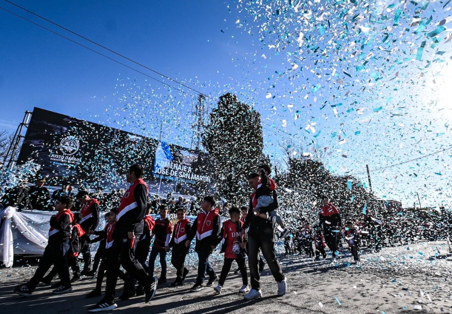 : Con un multitudinario desfile, Justo Daract rindió homenaje al General José de San Martín