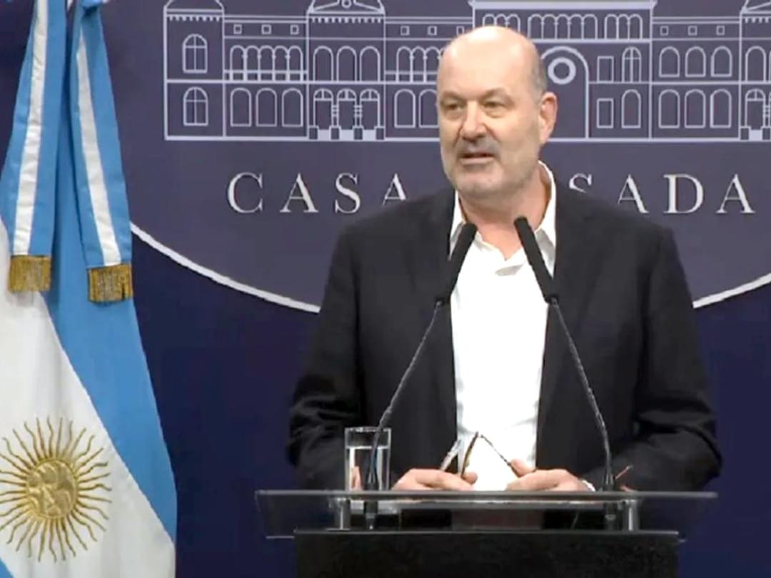 Sturzenegger desafió al mercado: “El riesgo país es de 80 puntos”