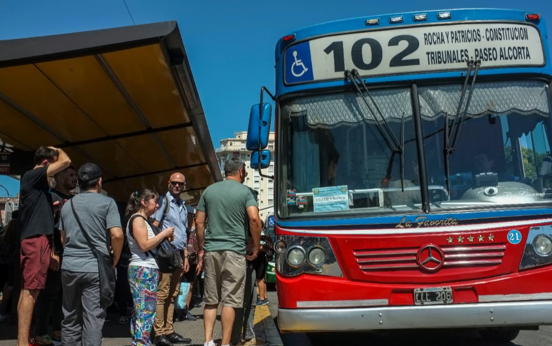 SEPTIEMBRE ARRANCA CON AUMENTOS EN COLECTIVOS, SUBTES Y TRENES