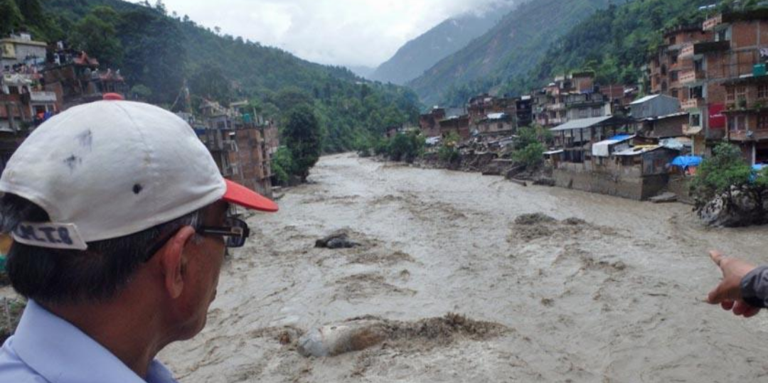 Tragedia en Nepal: una riada deja al menos 98 muertos y cerca de 900 desaparecidos
