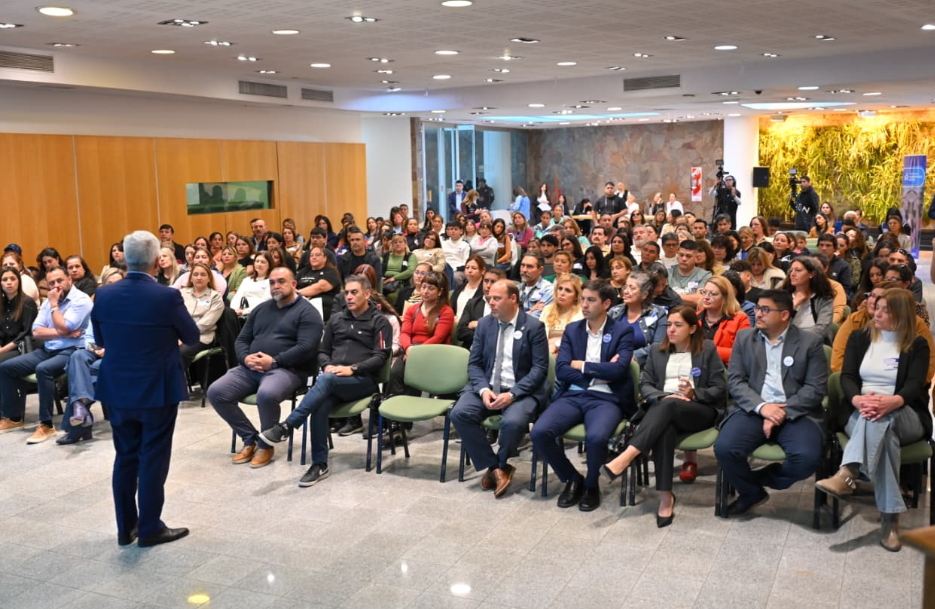 Impulso a la educación: el Gobierno entregó financiamientos de hasta $1.200.000 a 62 cooperadoras escolares