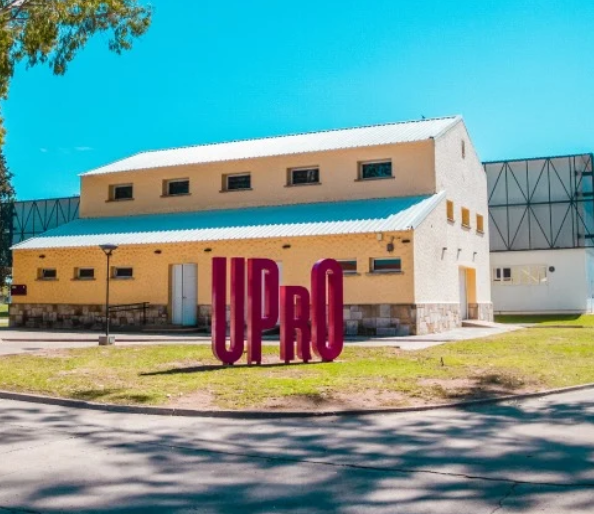 La UPrO lanzó su oferta académica 2027 con 44 carreras y anunció su nueva sede en Merlo