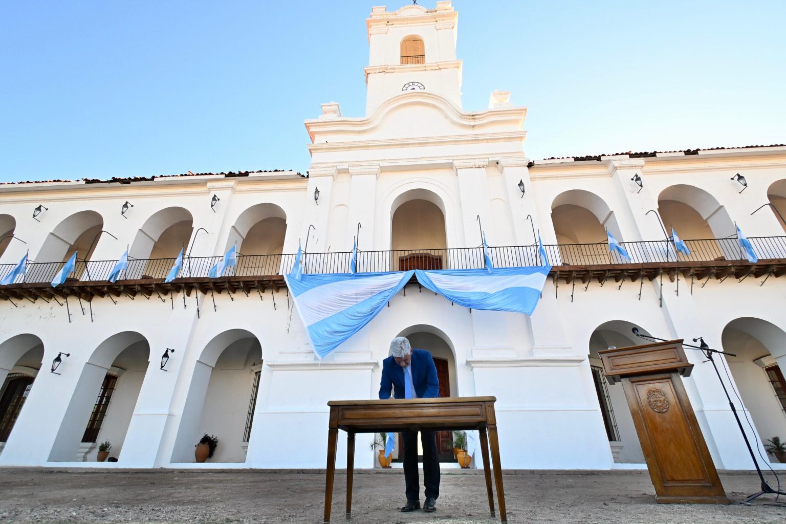 36 votos y un nuevo capítulo para San Luis: Poggi promulgó la ley de reforma constitucional