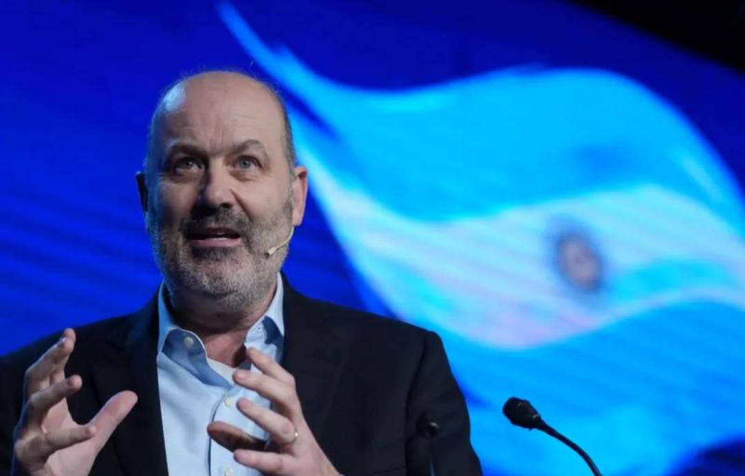 STURZENEGGER PROYECTÓ QUE 4 MILLONES DE PERSONAS PODRÍAN DEJAR EL AMBA Y MUDARSE AL INTERIOR